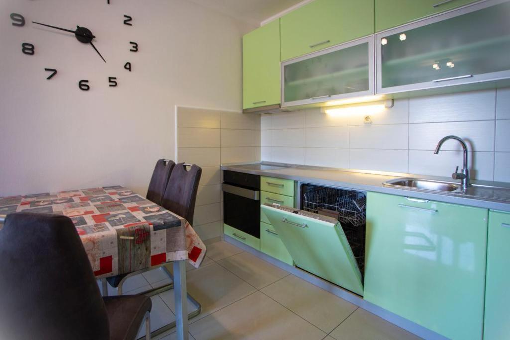 Apartment San Marino Makarska Exterior photo